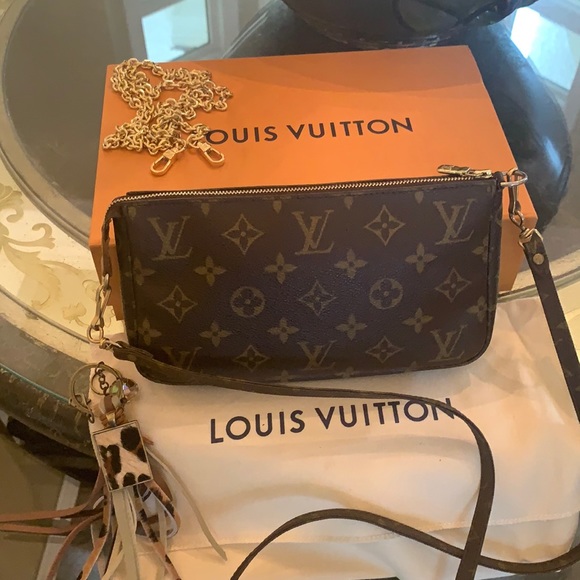 Louis Vuitton Handbags - Pochette Accessories w/Authentic Xbody Strap